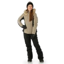 Spyder Vida GTX Jacket - Women's -Ski Equipment Discounts FW23 Spyder WomensVidaGTXJacket Cashmere Model2