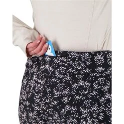 Obermeyer Printed Bond Pant - Women's -Ski Equipment Discounts fw22 1504421103 s05 moddet1