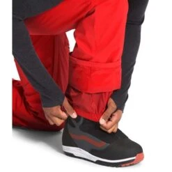 The North Face Chakal Pant - Men's -Ski Equipment Discounts fw22 nf0a5iyv 15q modelalt1