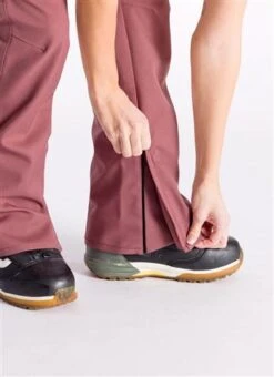 L1 Premium Goods Heartbreaker Twill Pant - Women's -Ski Equipment Discounts fw23 l1pg n873895 burnt rose 3