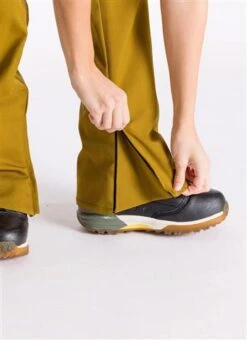 L1 Premium Goods Heartbreaker Twill Pant - Women's -Ski Equipment Discounts fw23 l1pg n873895 moss 5