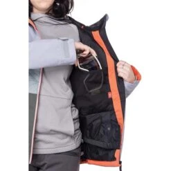 686 Athena Insulated Jacket - Women's -Ski Equipment Discounts fw23 686 womensathenainsulatedjacket goblingreencolorblock 6