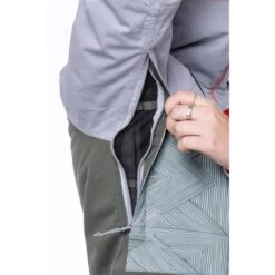 686 Athena Insulated Jacket - Women's -Ski Equipment Discounts fw23 686 womensathenainsulatedjacket goblingreencolorblock 9