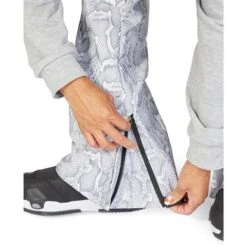 DC SHOES DC Collective Soft Shell Bib - Women's 27 DC SHOES DC Collective Soft Shell Bib - Women's -Ski Equipment Discounts fw23 dc womenscollectivesoftshellbib white 5