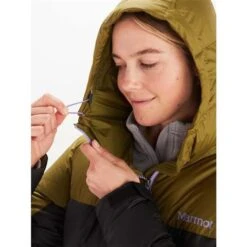 Marmot Guides Down Hoody - Women's -Ski Equipment Discounts fw23 marmot womensguidesdownhoody blackmilitarygreen 5
