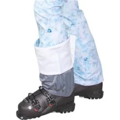 Obermeyer Cybele Softshell Suit - Women's 23 Obermeyer Cybele Softshell Suit - Women's -Ski Equipment Discounts fw23 obermeyer womenscybelesoftshellsuit snowleopard 5