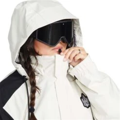 Volcom Melancon Gore-Tex Jacket - Women's -Ski Equipment Discounts fw23 volcom womensmelancongoretexjacket offwhite 4